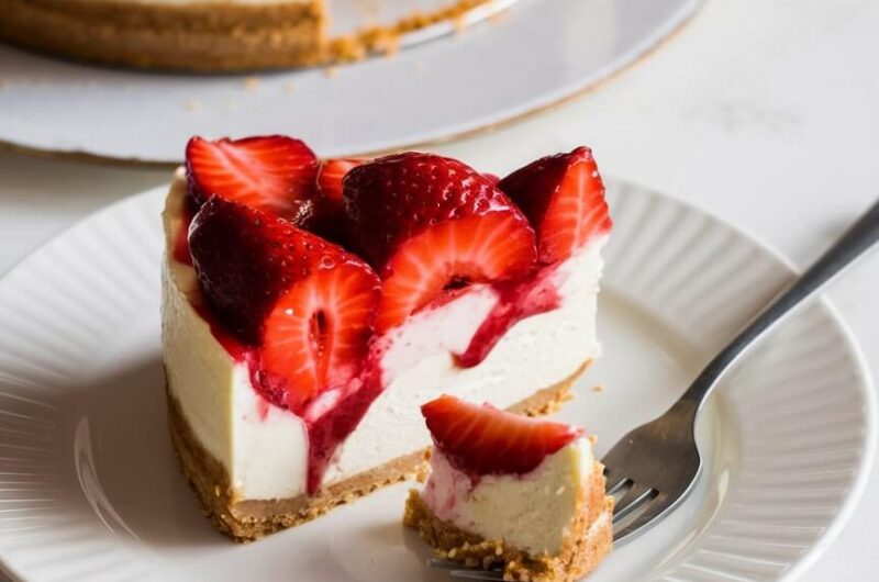 No-Bake Strawberry Cheesecake: A Dreamy and Effortless Dessert