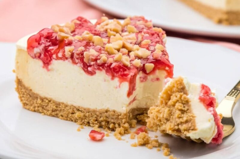 Strawberry Crunch Cheesecake: A Decadent Dessert Delight