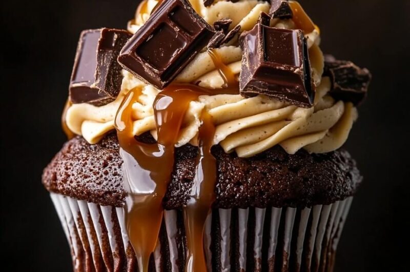 Ultimate Snickers Cupcakes: A Decadent Chocolate & Caramel Dream