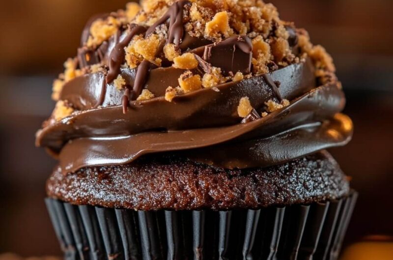 Butterfinger Chocolate Cupcakes: A Crunchy, Chocolatey Delight